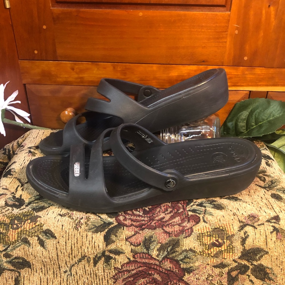 Classic Black Crocs Sandals LIKE NEW!